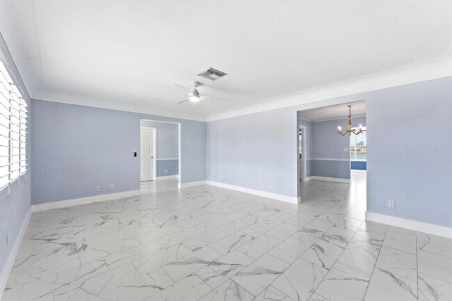 Building Photo - 1245 79th St S