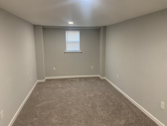 Building Photo - West Baltimore 4 Bedroom 1.5 Bathroom Town...
