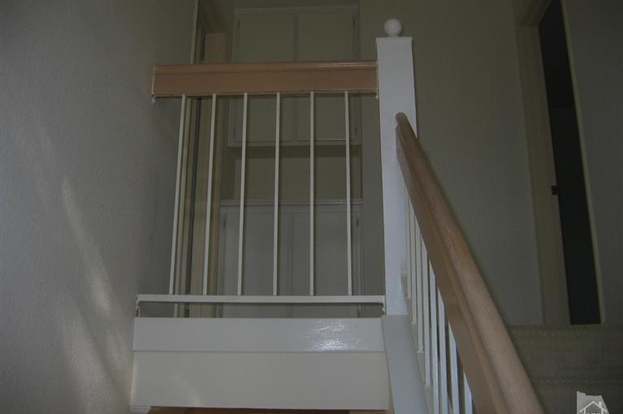 Building Photo - 640 Indian Oak Ln