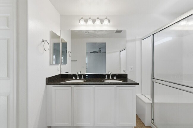 Building Photo - 1647 S 83rd Pl