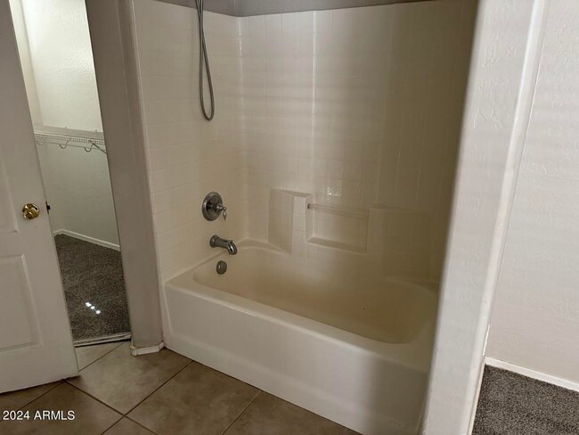 Building Photo - 10036 W Kingman St