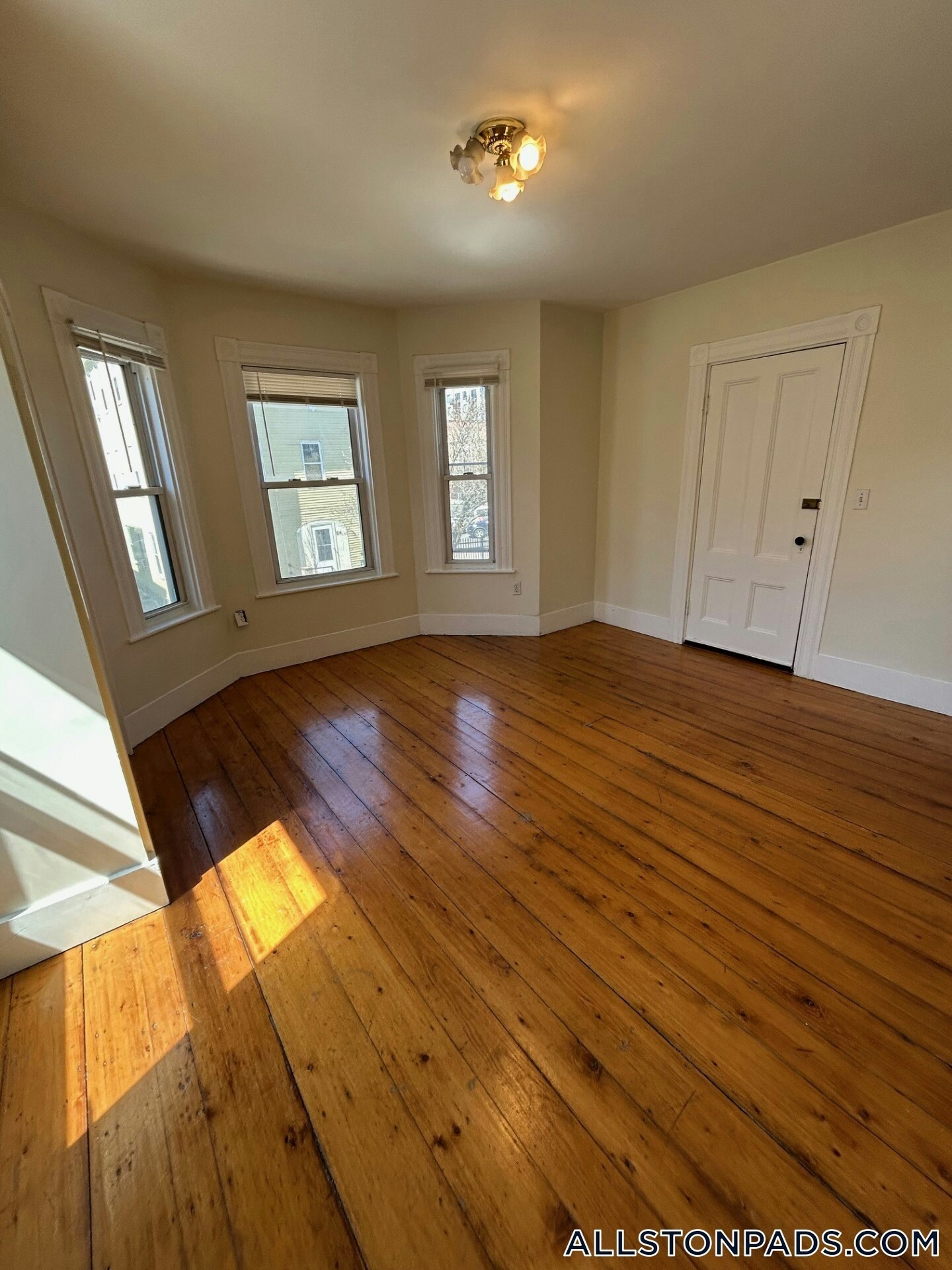 Building Photo - 25 Everett St