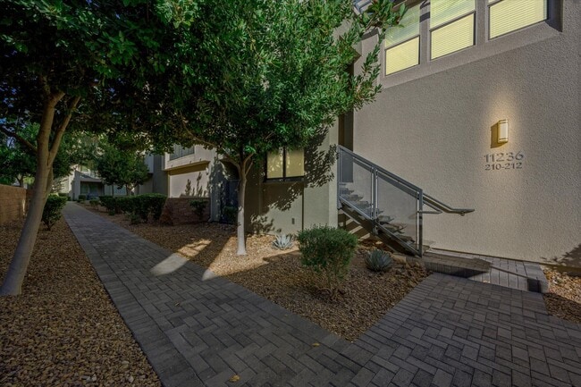 Building Photo - 11236 Rainbow Peak Ave