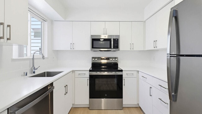 Kitchen with Stainless Steel Appliances - Canyon Creek