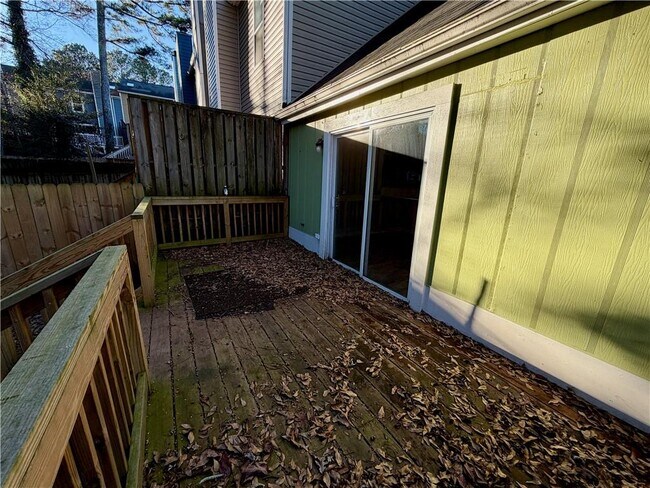 Building Photo - 1911 Shenandoah Valley Ln SE