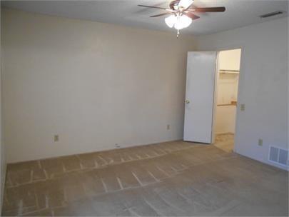 Building Photo - 3315 Kensington Dr