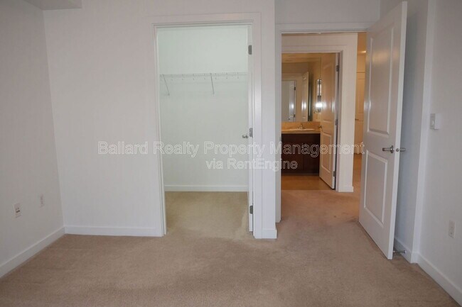 Building Photo - 5440 Leary Ave NW