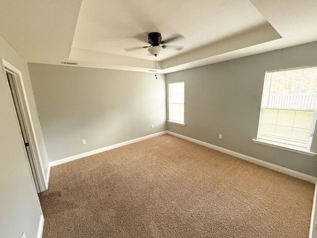 Building Photo - 4646 Stonewall Cir