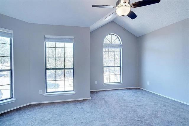 Building Photo - 1400 Paintbrush St