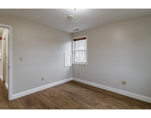 Building Photo - 1640 Bridge St