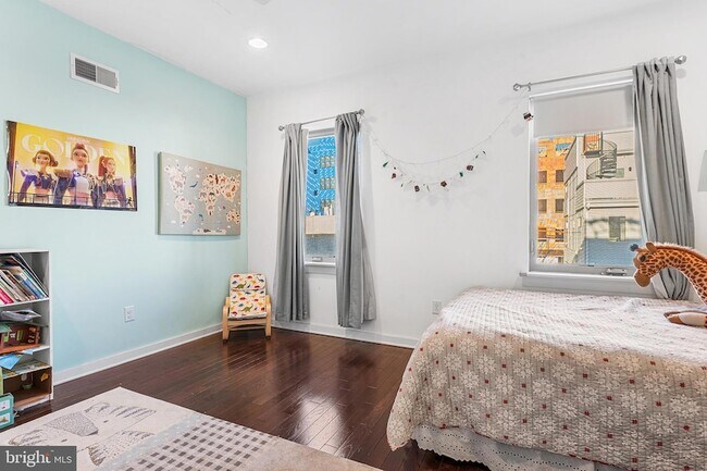 Building Photo - 2013 E York St