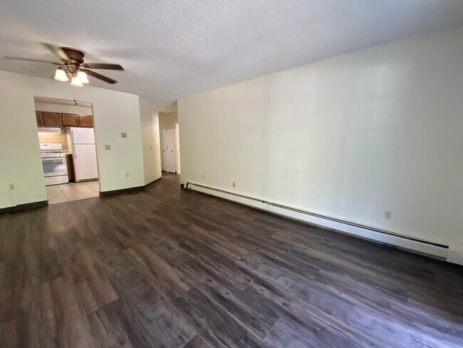 Building Photo - 377 Huse Rd