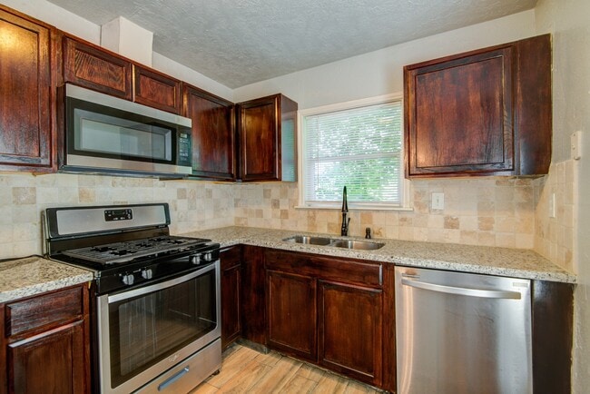 Building Photo - 206 Frawley St