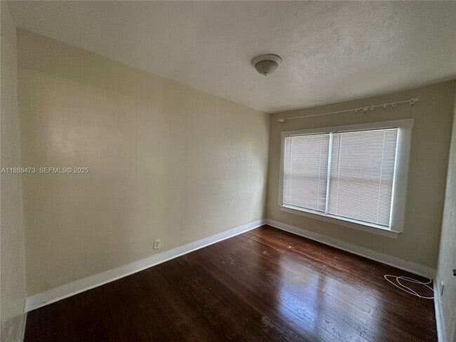 Building Photo - 510 Plymouth Rd