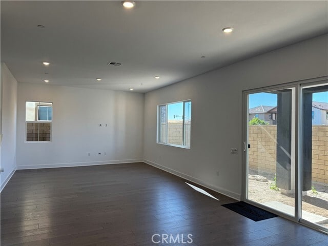 Building Photo - 114 Pansy