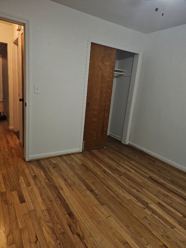 Building Photo - 2525 E Maple Rd