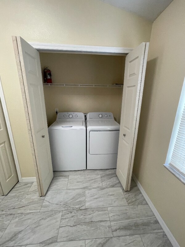 Building Photo - 2704 E 19th Ave