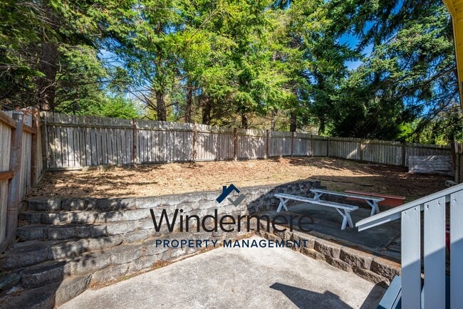 Building Photo - 3 Bedroom 2 Bath + Bonus Room Home with Stunning Water Views in Admirals Cove