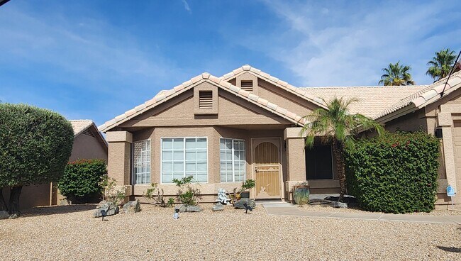 Building Photo - Spacious 3 Bedroom in the Foothills!