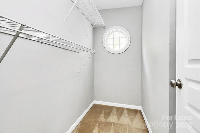 Building Photo - 1340 Hammond Dr