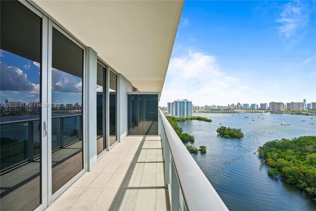 Building Photo - 16385 Biscayne Blvd