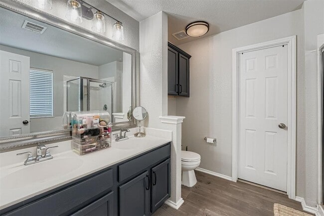 Building Photo - 1505 Tea Leaf Dr