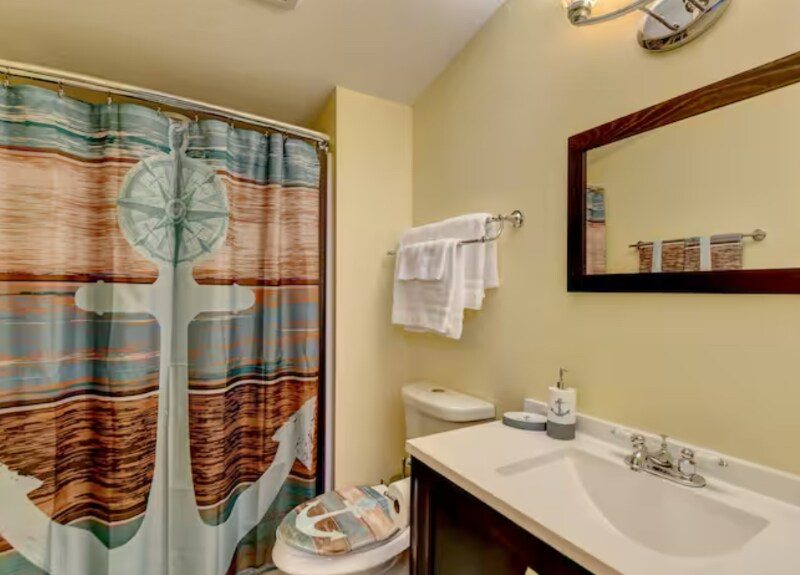 Building Photo - 2817 Evergreen Pl