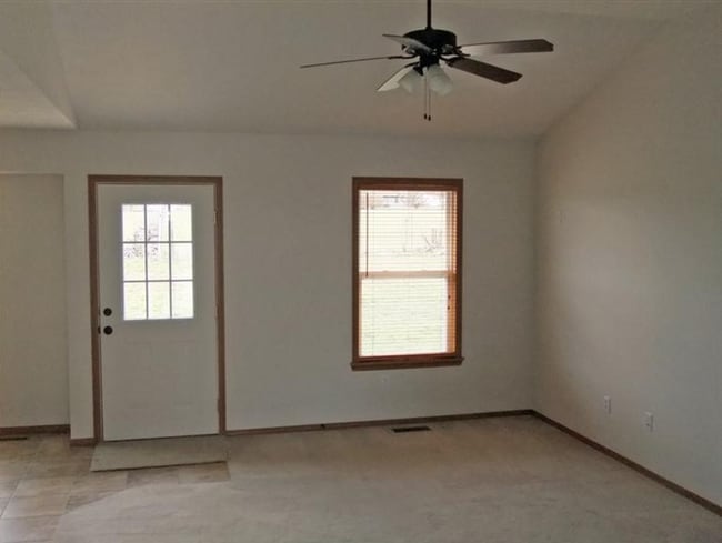 Building Photo - Great Nixa Location!