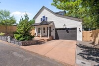 Building Photo - Find a piece of serenity in Historic Old Bend! (Unfurnished)