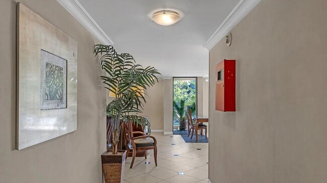 Building Photo - This fabulous Pied-a-Terre, loaded with ch...