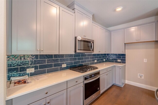 Building Photo - 7800 Manilla Dr