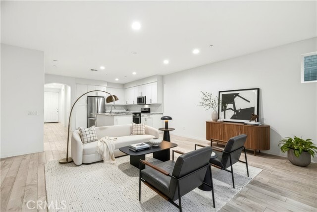 Building Photo - 4722 E Washington Ave