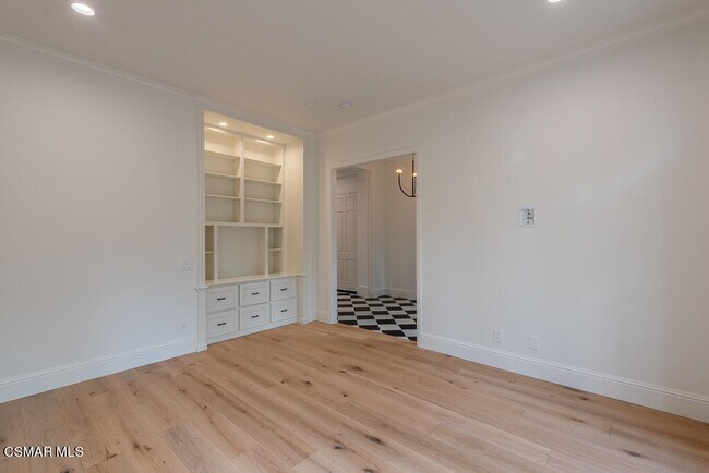 Building Photo - 2390 Crombie Ct