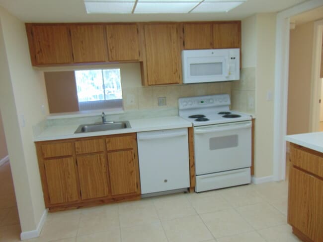 Building Photo - 3186 Via Poinciana