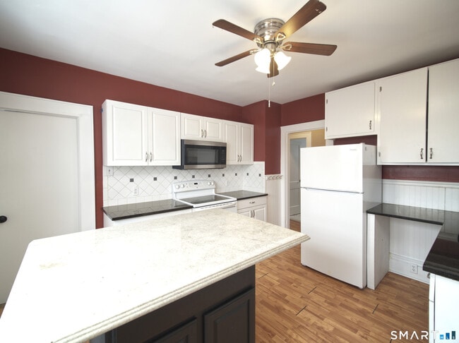 Building Photo - 1440 Wood Ave