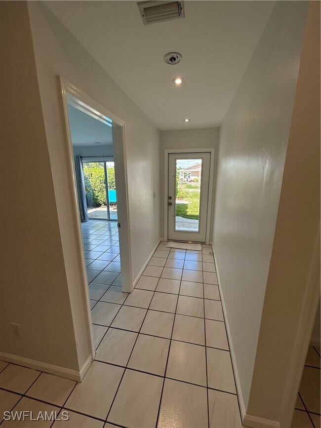 Building Photo - 772 100th Ave N