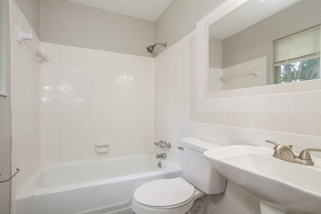 Building Photo - Beautiful All Brick 3 Bedroom Home in Spri...