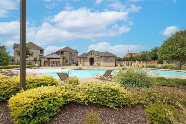 Building Photo - 4261 Shavano Dr