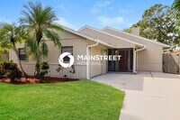 Building Photo - 3 Bedroom Pet-Friendly Home in SARASOTA, FL with Main Street Renewal