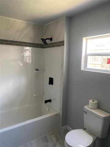 Building Photo - 1206 Red Bud St