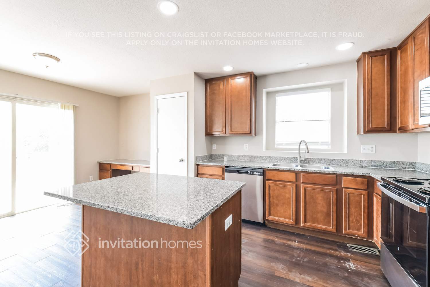 Building Photo - 9500 E 112th Dr