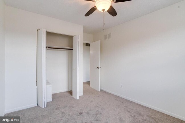 Building Photo - 8522 Pine Run Ct