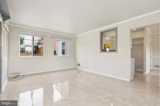 Building Photo - Picture-Perfect 2 Bedroom Home!