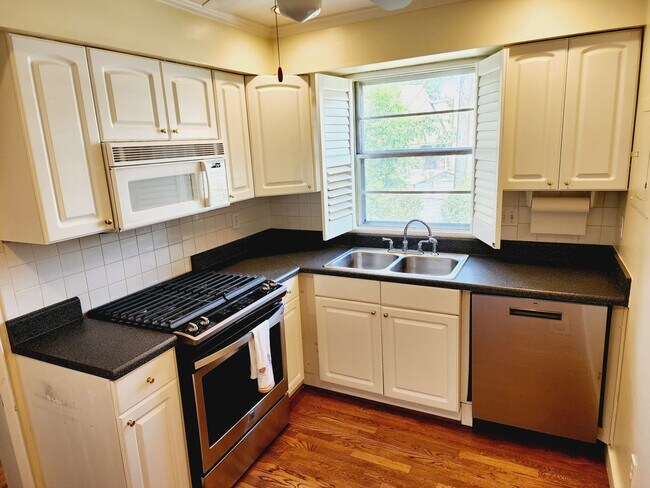 Building Photo - 109 Memory Ct