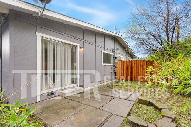 Building Photo - 4911 Douvan Ct