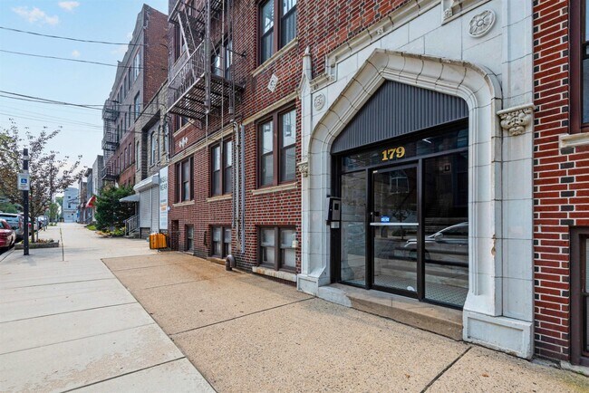 Building Photo - 179 Manhattan Ave