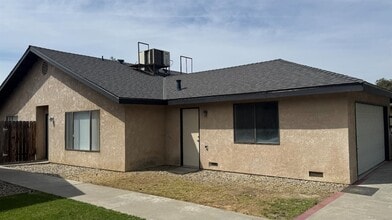 Building Photo - 2447 Knowlwood Dr