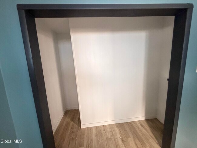 Building Photo - 54 Arch St