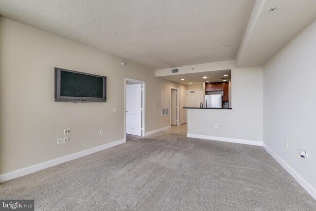 Building Photo - 3650 S Glebe Rd