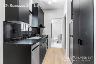 Building Photo - 134 Robinson St